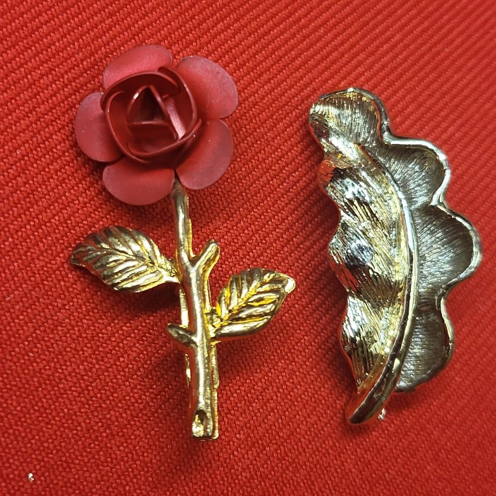 Vintage Red Rose Flower Leaf Signed Gerrys Brooch Pin